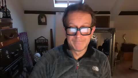 artisterotic online show from November 2025 08:36:02 AM