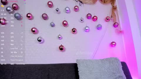 MIA OF artmiajoy online show from December 2025 01:41:02 PM