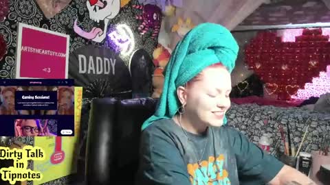 Snapshot of artsyheartsyy chatting on May 2026 09:20:02 PM ArtsyHeartsyy online show from May 2026 09:20:02 PM