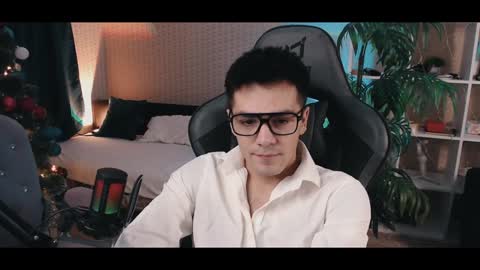 Artur Cumalot online show from December 2024 07:48:01 AM