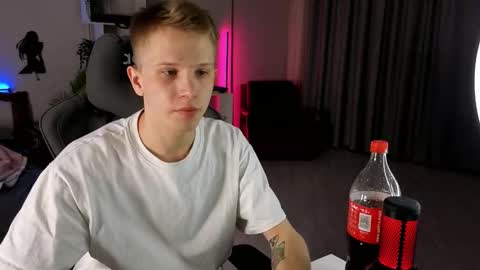 Archie online show from September 2025 08:00:02 PM