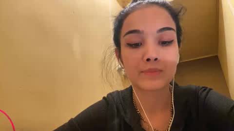 Snapshot of arvillahamner chatting on January 2026 06:12:02 PM Amina online show from January 2026 06:12:02 PM