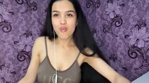 Snapshot of arvillahamner chatting on February 2026 06:40:02 PM Amina online show from February 2026 06:40:02 PM