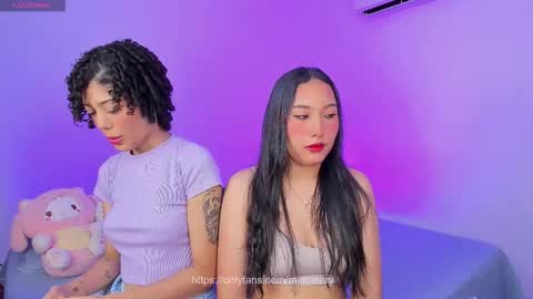 Snapshot of ary_and_kel chatting on November 2025 05:34:02 PM Ariana and Kelsieh online show from November 2025 05:34:02 PM