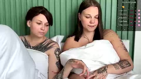 Snapshot of arya_stark7 chatting on September 2025 08:03:01 AM Arya brunett and Cassie blond online show from September 2025 08:03:01 AM