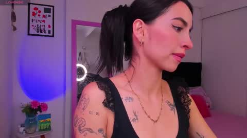 Snapshot of aryane_art_ chatting on February 2026 07:51:02 PM carol online show from February 2026 07:51:02 PM