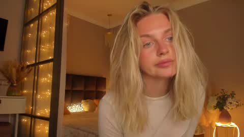 Snapshot of ashbunny_ chatting on April 2026 06:02:01 PM your pretty Ashley online show from April 2026 06:02:01 PM