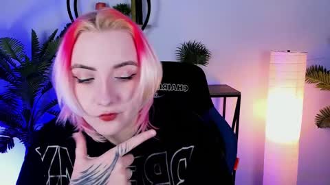 AshleyAshe  online show from February 2025 05:01:01 PM