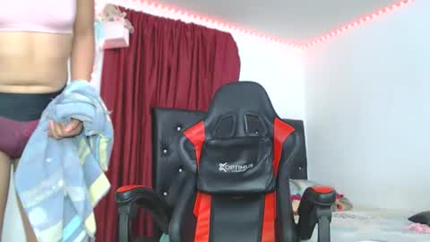 Snapshot of ashelyhots9inches chatting on February 2026 04:04:02 PM ashelyhots9inches online show from February 2026 04:04:02 PM