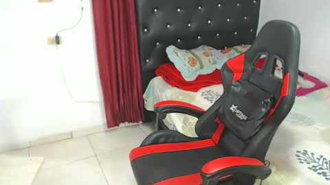 Snapshot of ashelyhots9inches chatting on February 2026 05:35:02 PM ashelyhots9inches online show from February 2026 05:35:02 PM