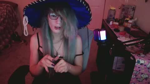 Ashley Scarlett online show from September 2025 05:01:01 PM