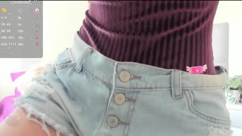 Carolina  online show from February 2025 04:36:01 PM