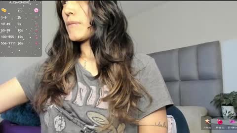 Carolina  online show from February 2025 11:01:01 PM