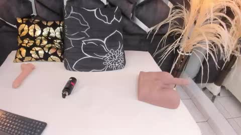 ashley_7777 online show from February 2025 05:36:01 PM