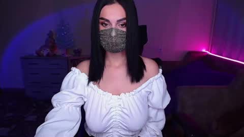   Yasmina   online show from January 2025 03:15:01 AM