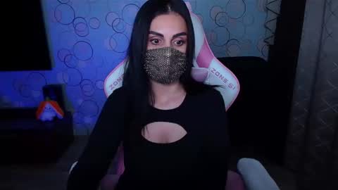   Yasmina   online show from October 2025 09:07:02 AM