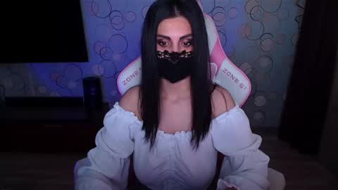   Yasmina   online show from May 2026 04:50:01 AM