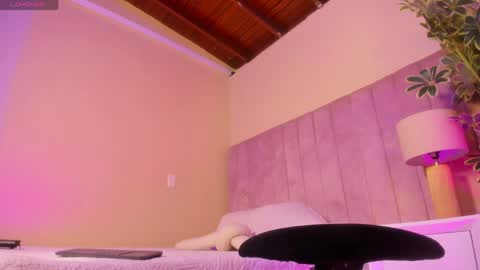 Snapshot of ashley_beaomunt chatting on April 2026 11:13:02 AM ashley_beaomunt online show from April 2026 11:13:02 AM