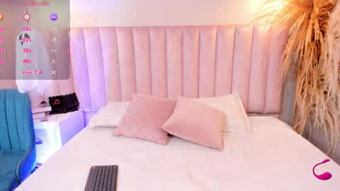 Snapshot of ashley_blake_ chatting on October 2025 08:14:02 PM Ashley online show from October 2025 08:14:02 PM