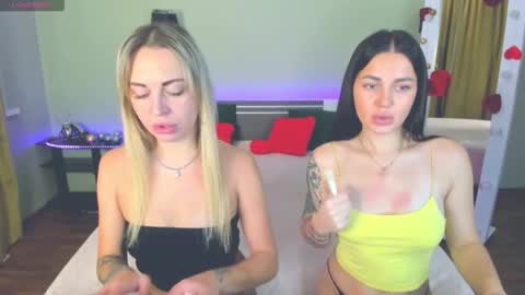 Snapshot of ashley_crashly chatting on November 2025 10:35:02 AM Alina online show from November 2025 10:35:02 AM