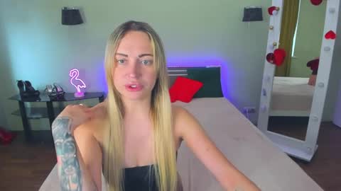 Snapshot of ashley_crashly chatting on March 2026 08:31:01 AM Alina online show from March 2026 08:31:01 AM