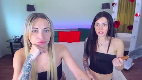 Snapshot of ashley_crashly chatting on April 2026 07:52:01 AM Alina online show from April 2026 07:52:01 AM