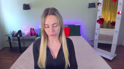 Snapshot of ashley_crashly chatting on April 2026 07:47:01 AM Alina online show from April 2026 07:47:01 AM