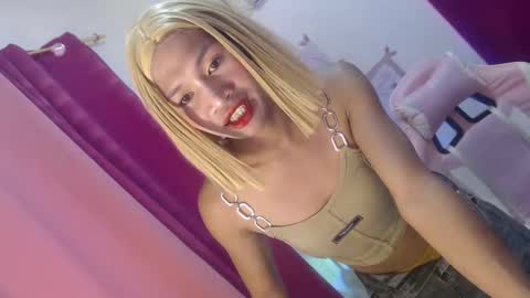 Snapshot of ashley_cummer chatting on June 2026 07:11:02 AM ashley_cummer online show from June 2026 07:11:02 AM