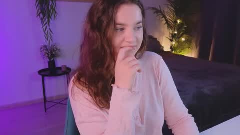 Snapshot of ashley_glen chatting on September 2025 07:07:01 AM online show from September 2025 07:07:01 AM