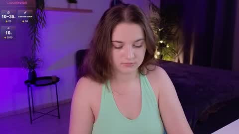 Snapshot of ashley_glen chatting on October 2025 07:25:02 AM online show from October 2025 07:25:02 AM