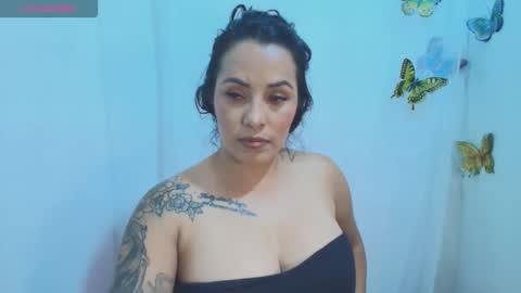 Snapshot of ashley_joyx_ chatting on May 2026 03:25:01 AM ashley_joyx_ online show from May 2026 03:25:01 AM