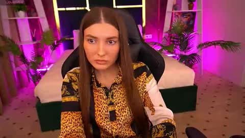 ashleybaee online show from October 2025 02:16:01 PM