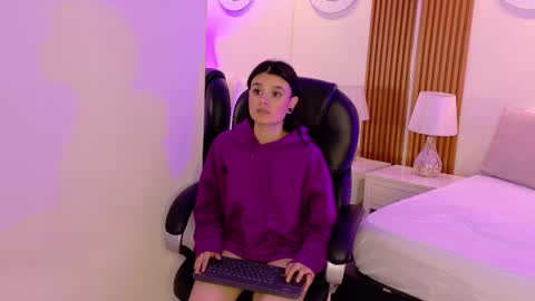 Ashley  online show from October 2025 05:19:02 AM