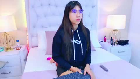 AshleyRoberh online show from June 2026 01:25:02 AM