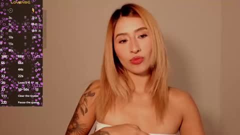 Snapshot of ashleyroys_111 chatting on October 2025 11:58:01 AM dahiana online show from October 2025 11:58:01 AM