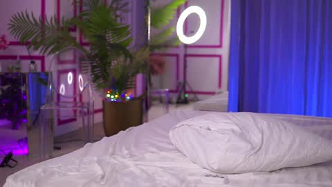 Ashley online show from December 2024 11:47:01 PM