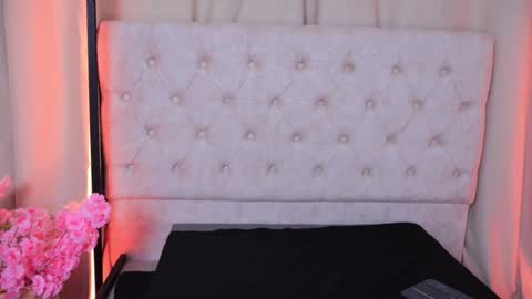 Ashley Lauren online show from December 2024 04:12:01 AM