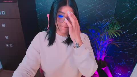 Ashleyy18   online show from September 2025 09:53:01 PM