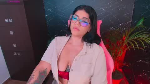 Ashleyy18   online show from October 2025 11:25:02 PM