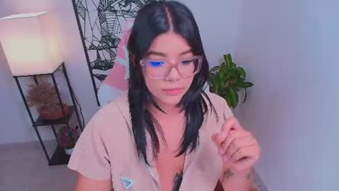 Snapshot of ashleyy18__ chatting on June 2026 06:12:01 PM Ashleyy18 online show from June 2026 06:12:01 PM