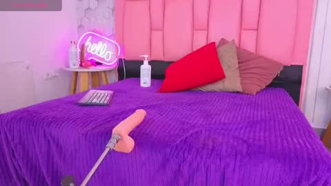 ashlleyray online show from May 2026 07:11:02 PM