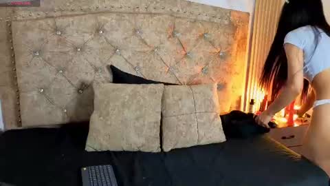 ashlybloom1 online show from July 2026 12:09:01 PM