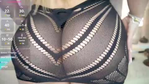 Snapshot of ashlye_stone chatting on January 2025 05:54:02 AM Paula Baleta online show from January 2025 05:54:02 AM