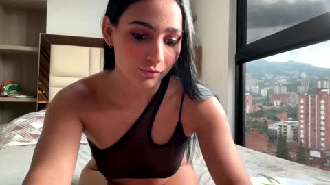 Ashly Rouxx online show from April 2026 09:52:01 PM