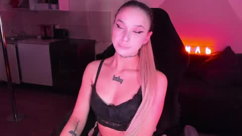 Mila online show from May 2026 04:52:02 AM