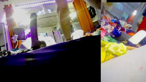 Snapshot of ashmomo chatting on December 2024 07:14:01 PM ashmomo online show from December 2024 07:14:01 PM