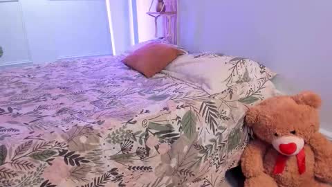 MyaFontaine online show from December 2025 04:01:02 PM