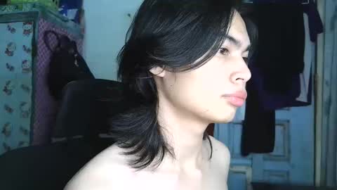 asian_babyboi online show from November 2025 10:48:01 AM