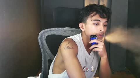 Snapshot of asian_hunk_moreno chatting on June 2026 03:03:01 PM Yuri online show from June 2026 03:03:01 PM