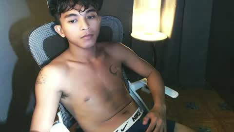 Snapshot of asian_hunk_moreno chatting on June 2026 04:26:02 PM Yuri online show from June 2026 04:26:02 PM